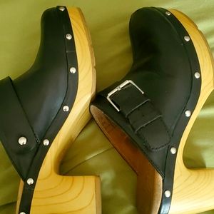 Clogs by Clarks Artisan